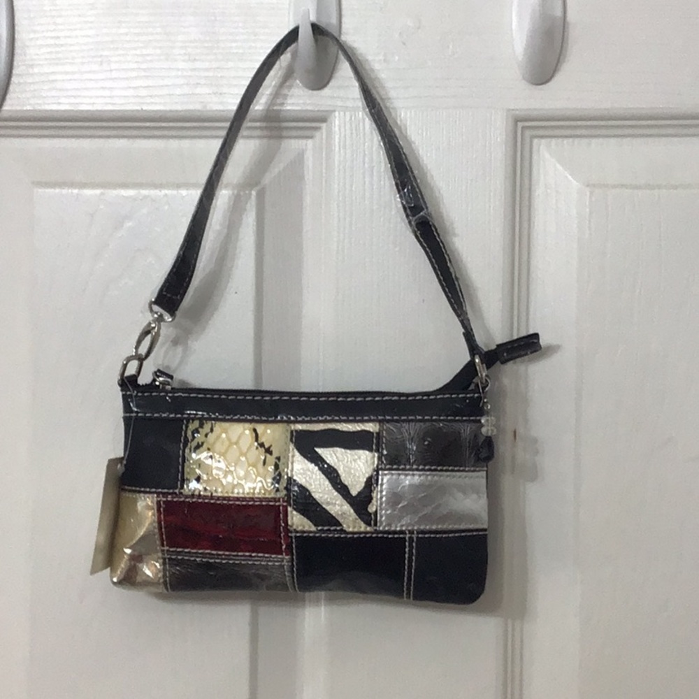 Designer Look A Like Clutch/Handbag w/ Detachable Strap, Good Size Compartment.